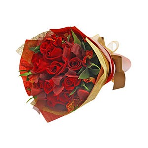 12 pieces alluring red roses