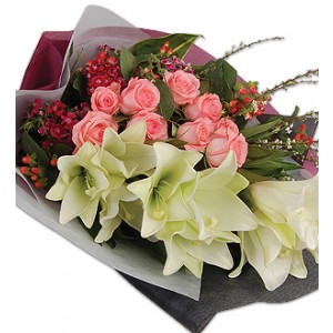 Hearts of Affections (12 pcs pink roses,2pcs lilies)