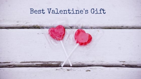 Two heart shaped lollipop with Best Valentine's Gift heading